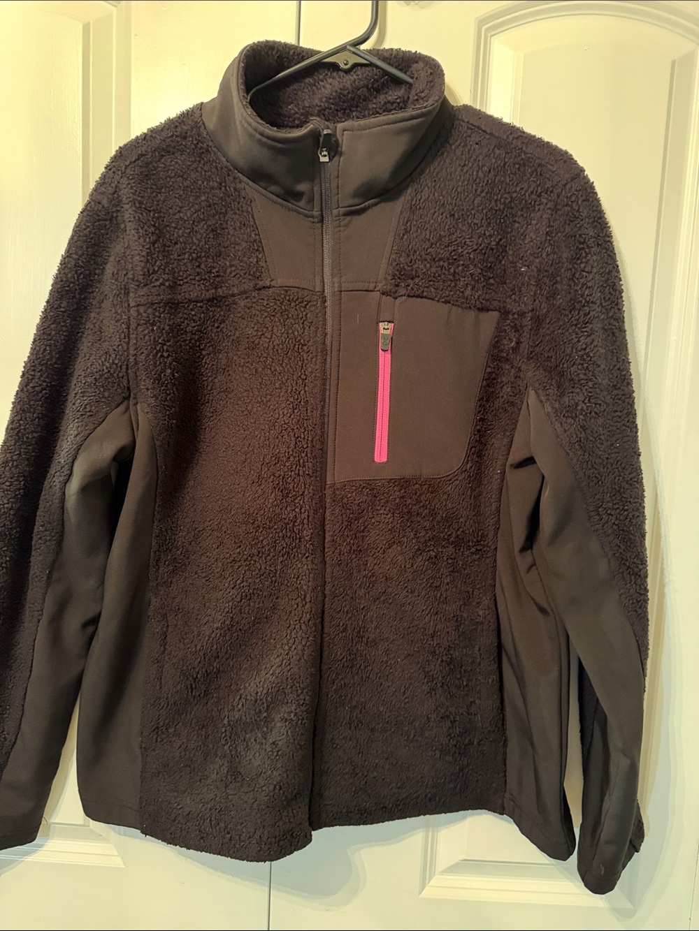 Xersion women’s Black Teddy Sherpa Jacket with Pink Zipper